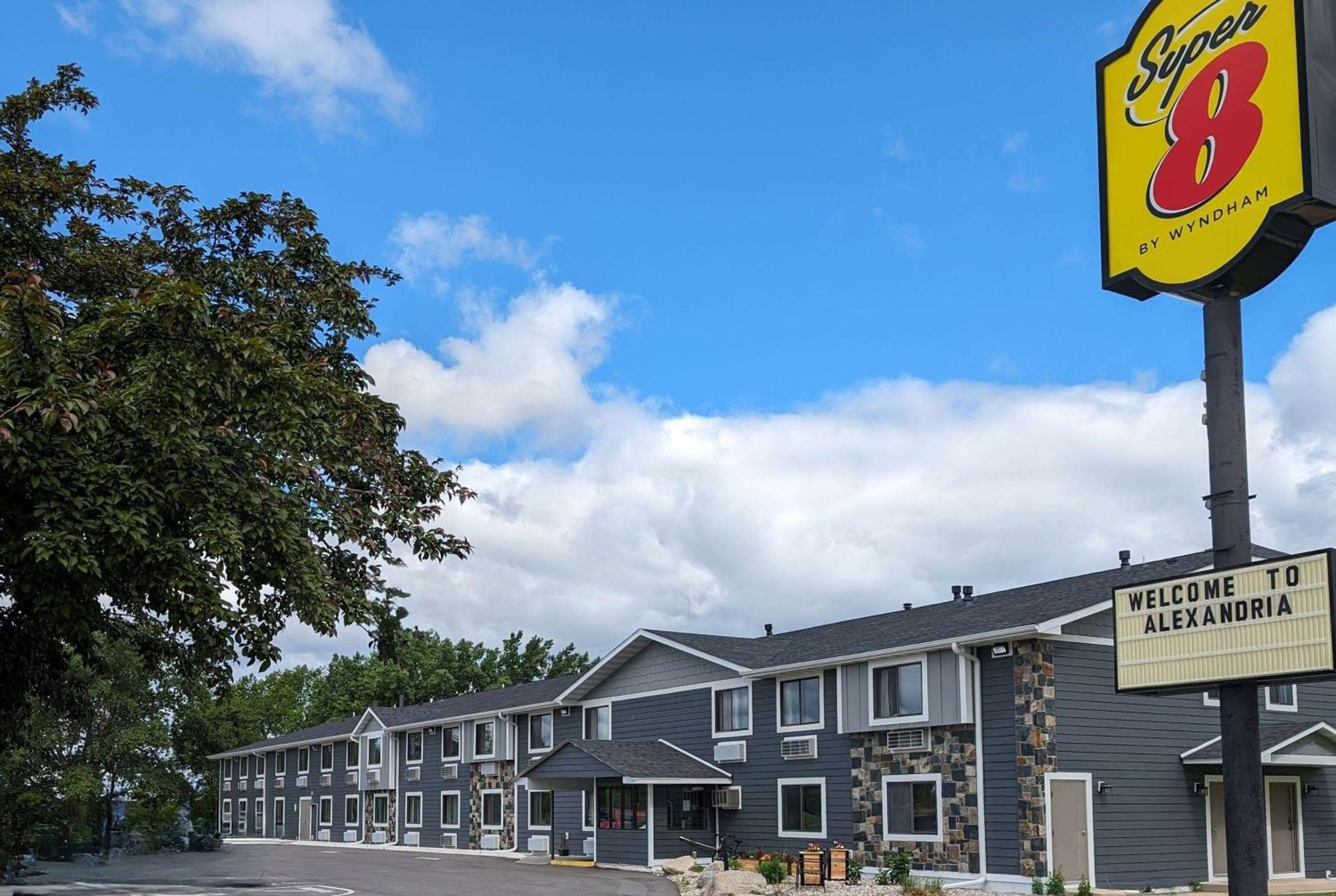 Motel Super 8 By Wyndham Alexandria Mn Zewnętrze zdjęcie