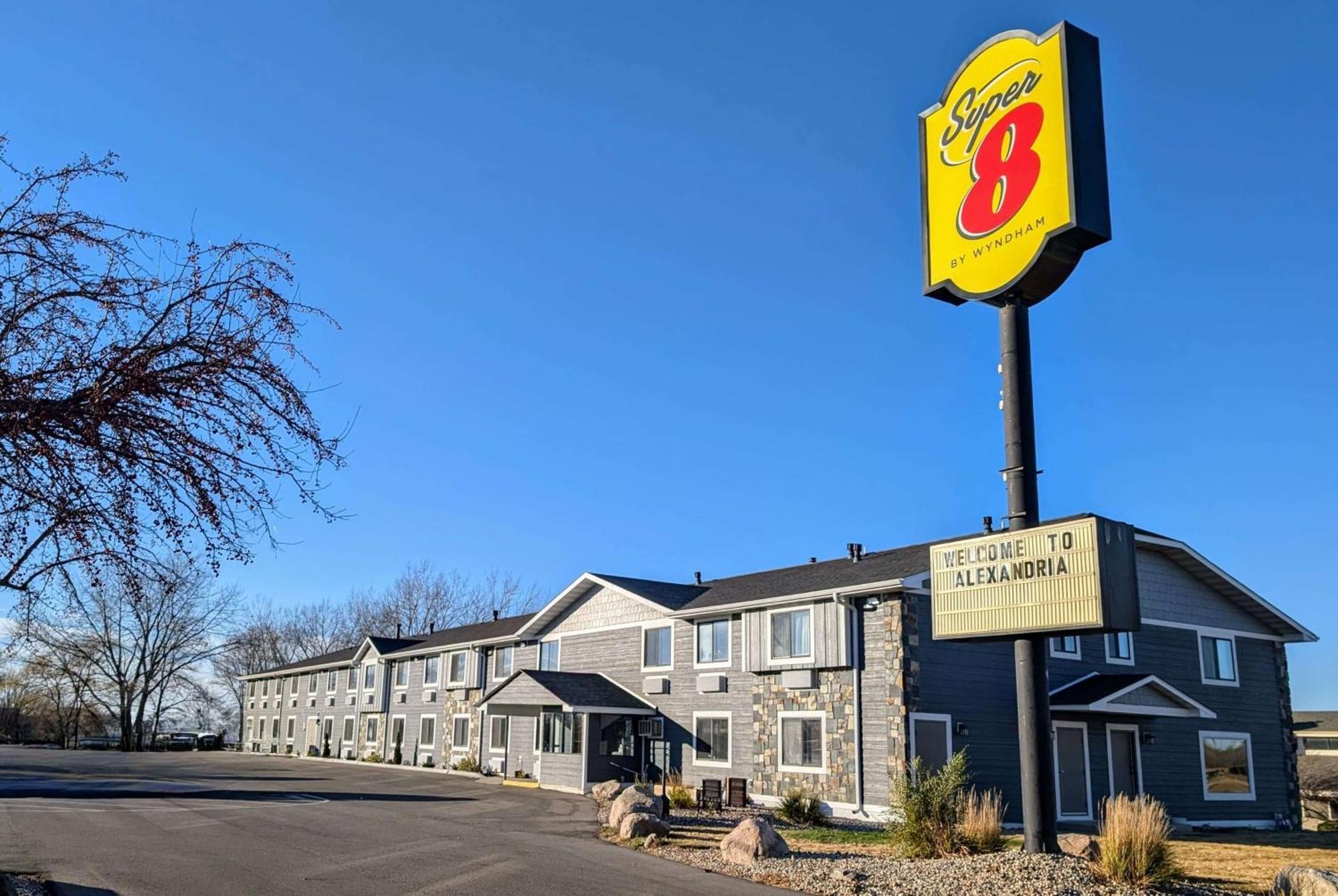 Motel Super 8 By Wyndham Alexandria Mn Zewnętrze zdjęcie